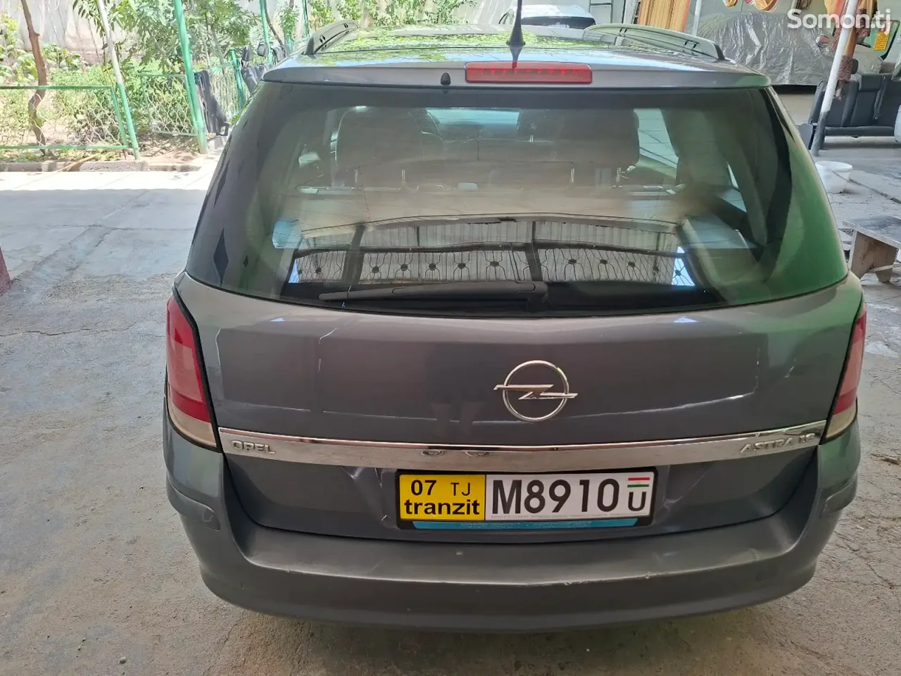 Opel Astra H 2006 · 1.6 MT