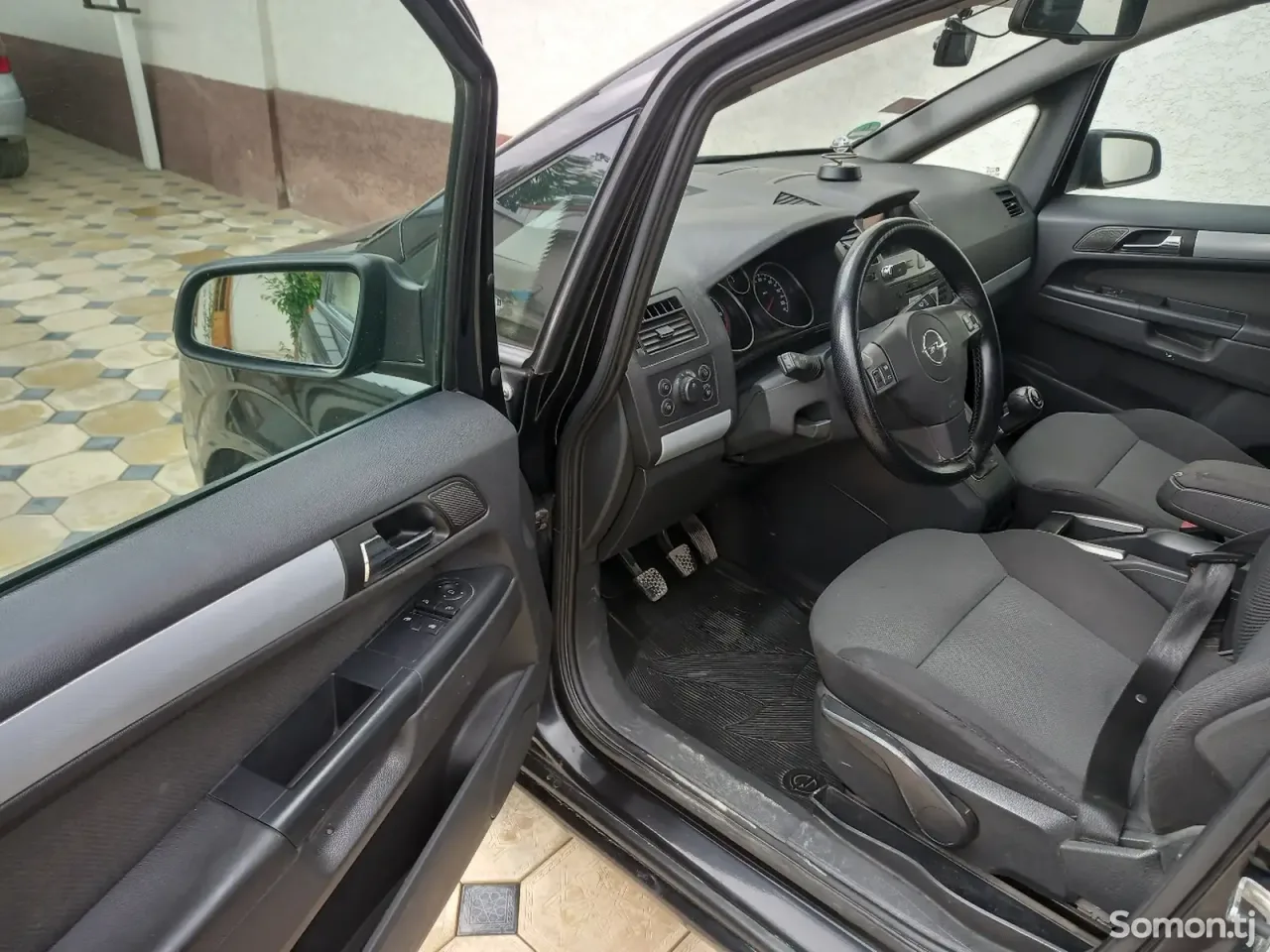 Opel Zafira 2007 · 1.9 MT
