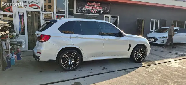 BMW X5 2015 · 3.5 AT