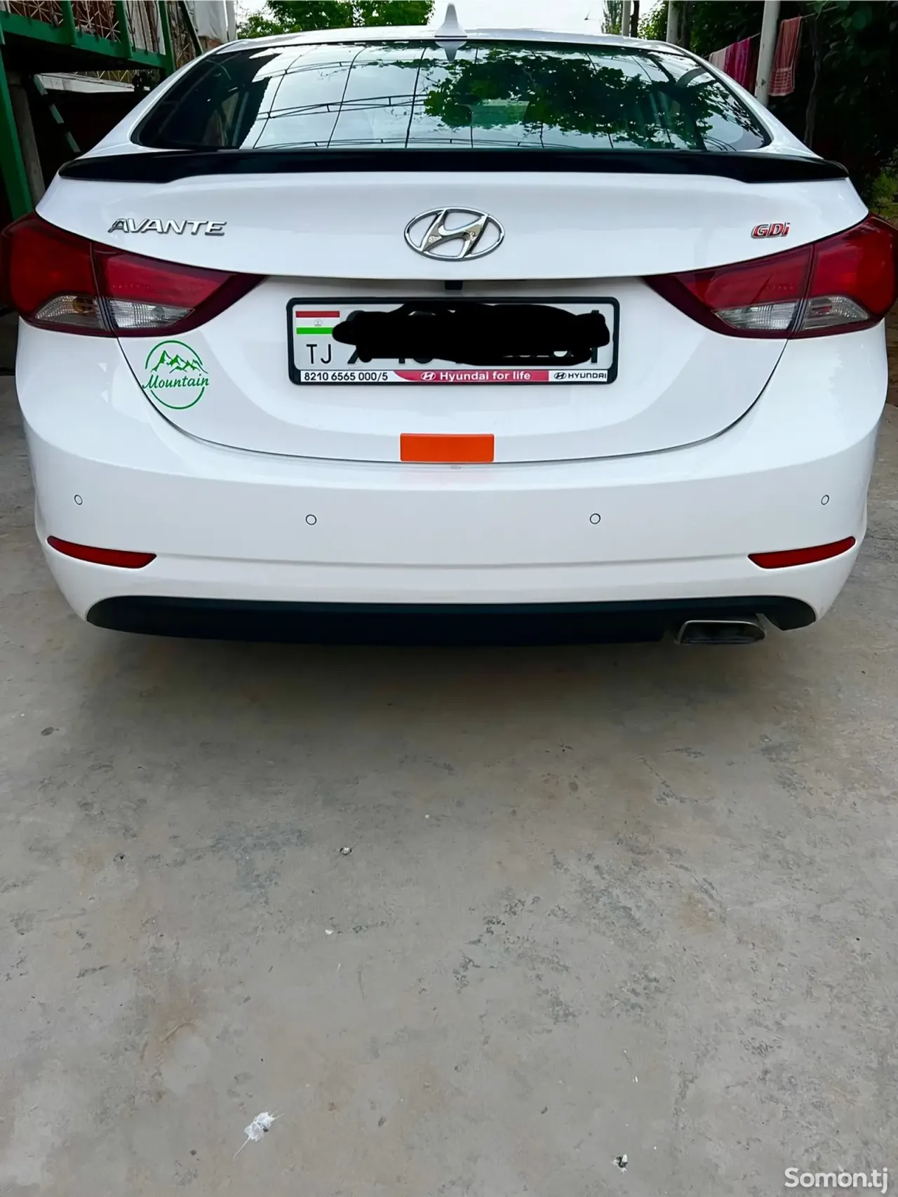 Hyundai Avante 2014 · 1.6 AT