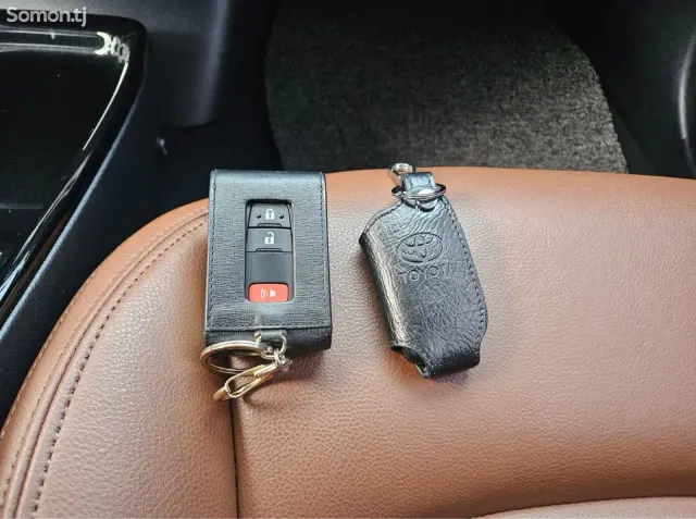 Toyota Prius 2018 · 1.8 AT