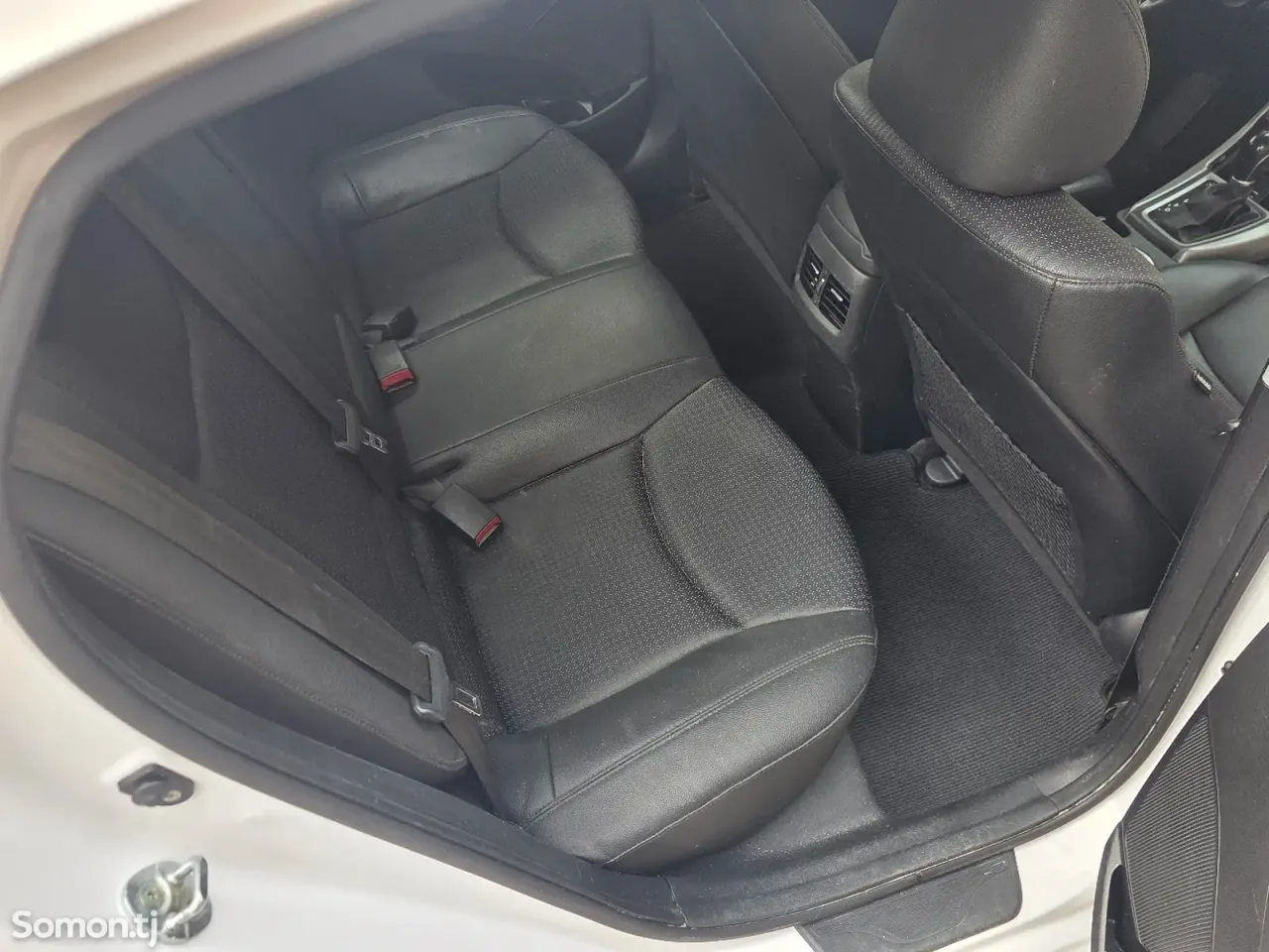 Hyundai Avante 2015 · 1.6 AT