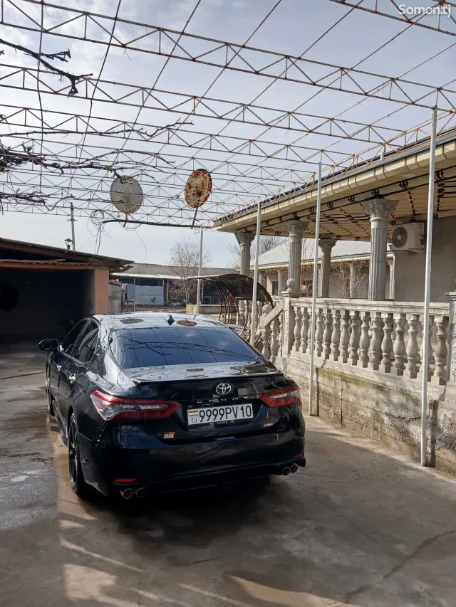 Toyota Camry 2018 · 2.5 AT