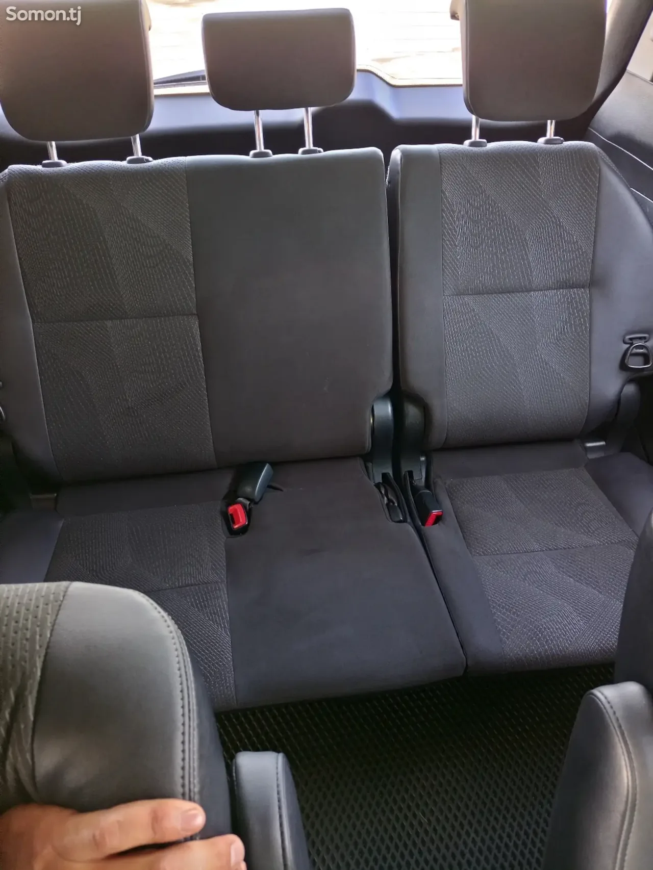 Toyota Estima 2014 · 2.4 AT