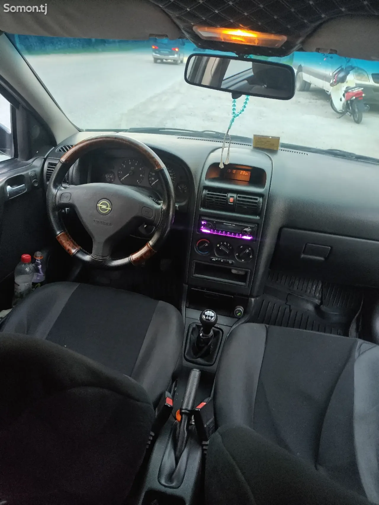 Opel Astra G 1999 · 1.6 MT