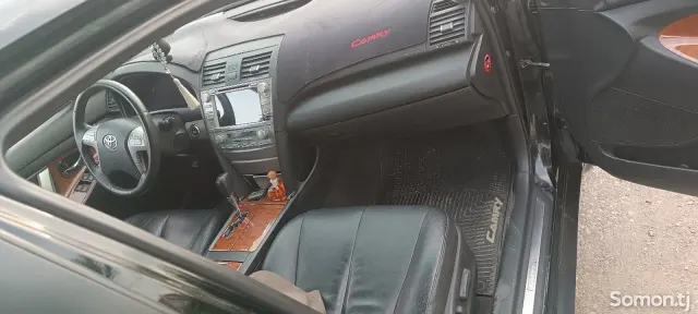 Toyota Camry 2010 · 2.4 AT