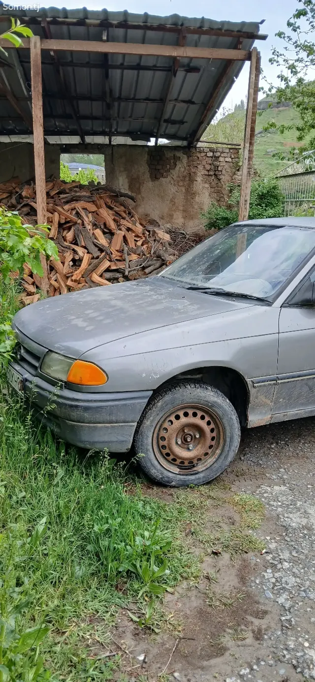Opel Astra F 1996 · 1.8 MT