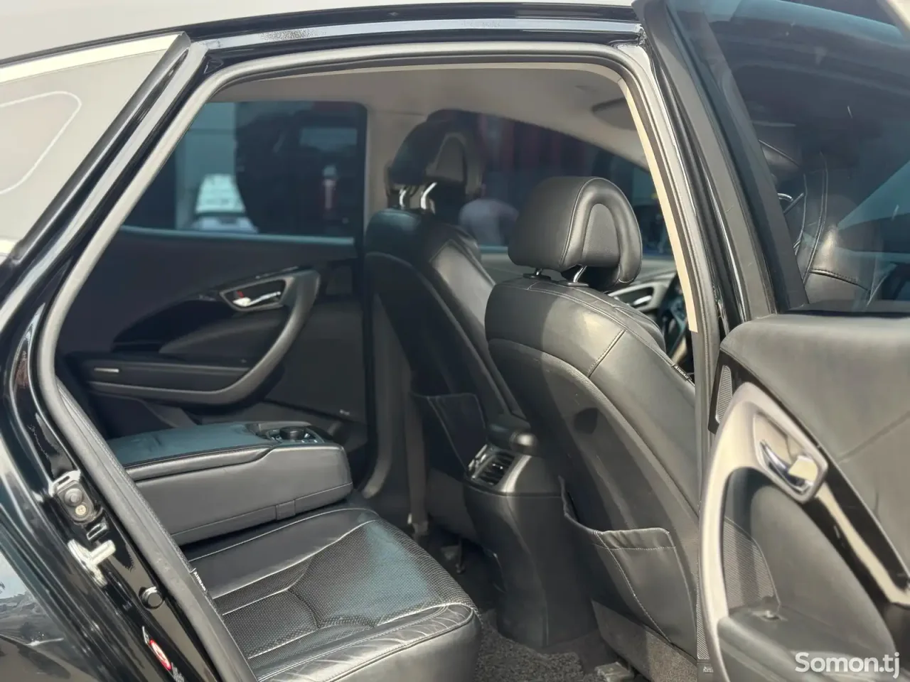 Hyundai Grandeur 2011 · 2.4 AT
