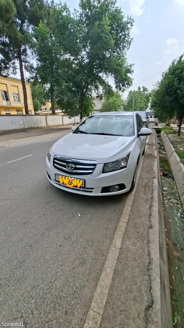 Chevrolet Cruze 2009 · 1.6 MT
