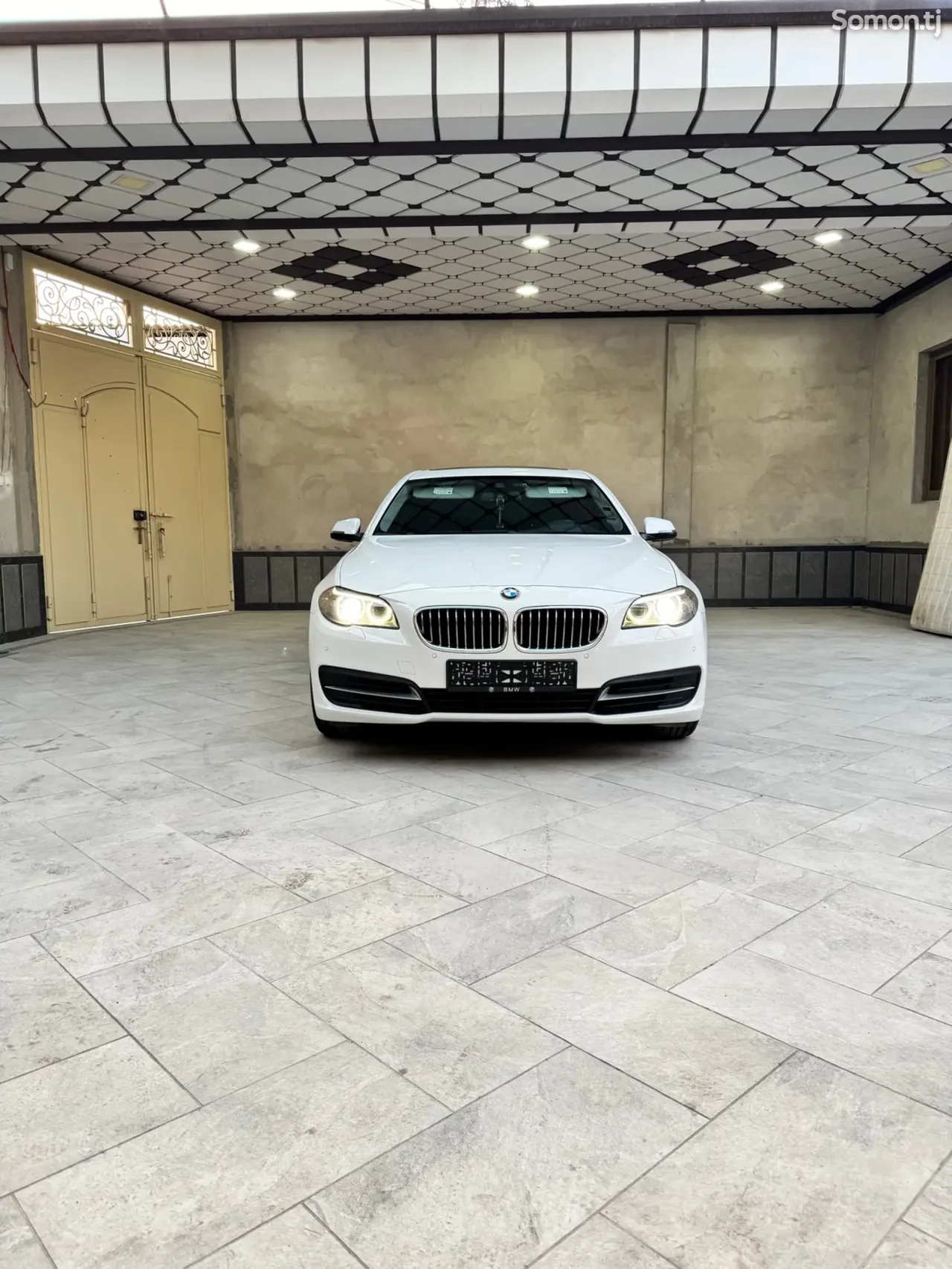 BMW 5 series 2014 · 2.0 AT