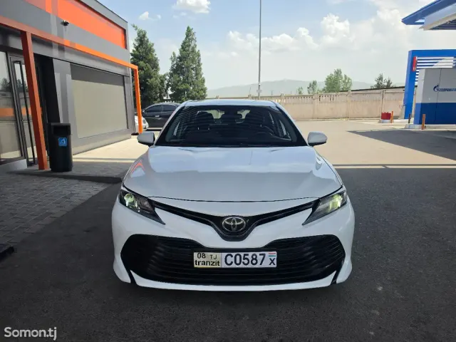 Toyota Camry 2018 · 2.5 AT