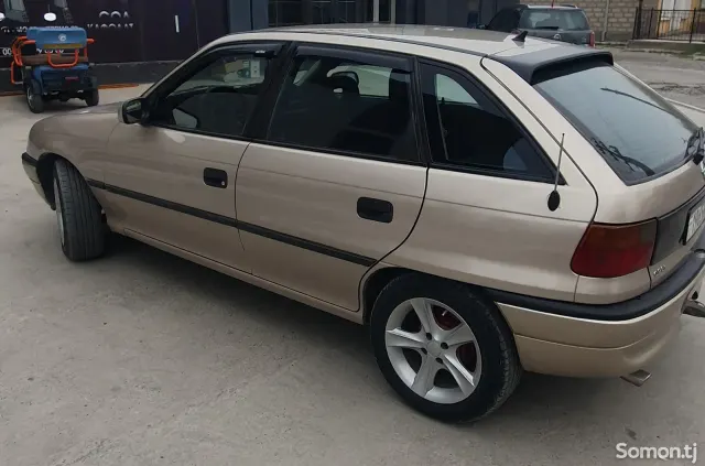 Opel Astra F 1997 · 1.6 MT