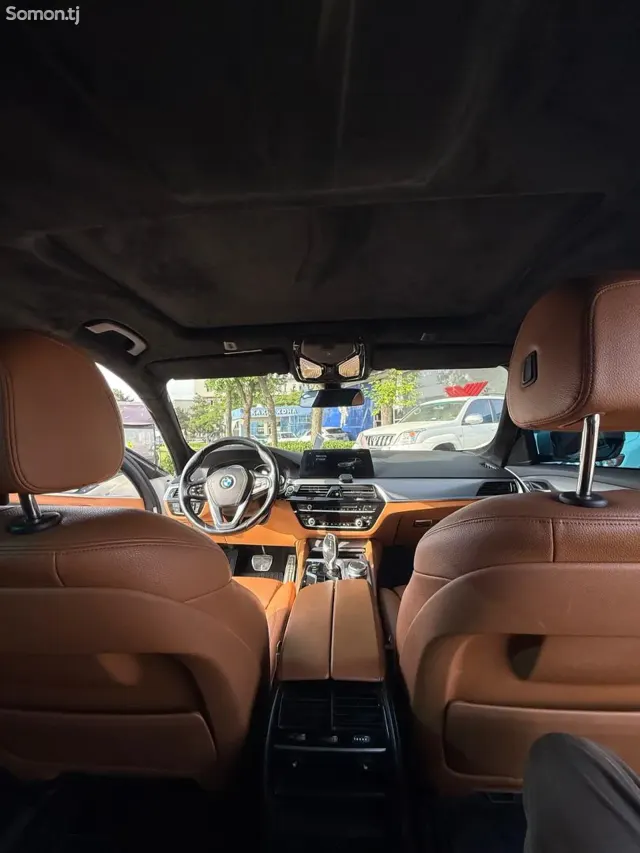 BMW 5 series 2018 · 2.0 AT
