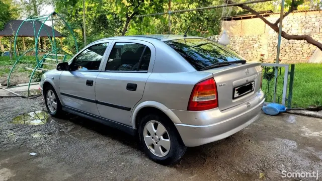 Opel Astra G 1999 · 1.6 MT