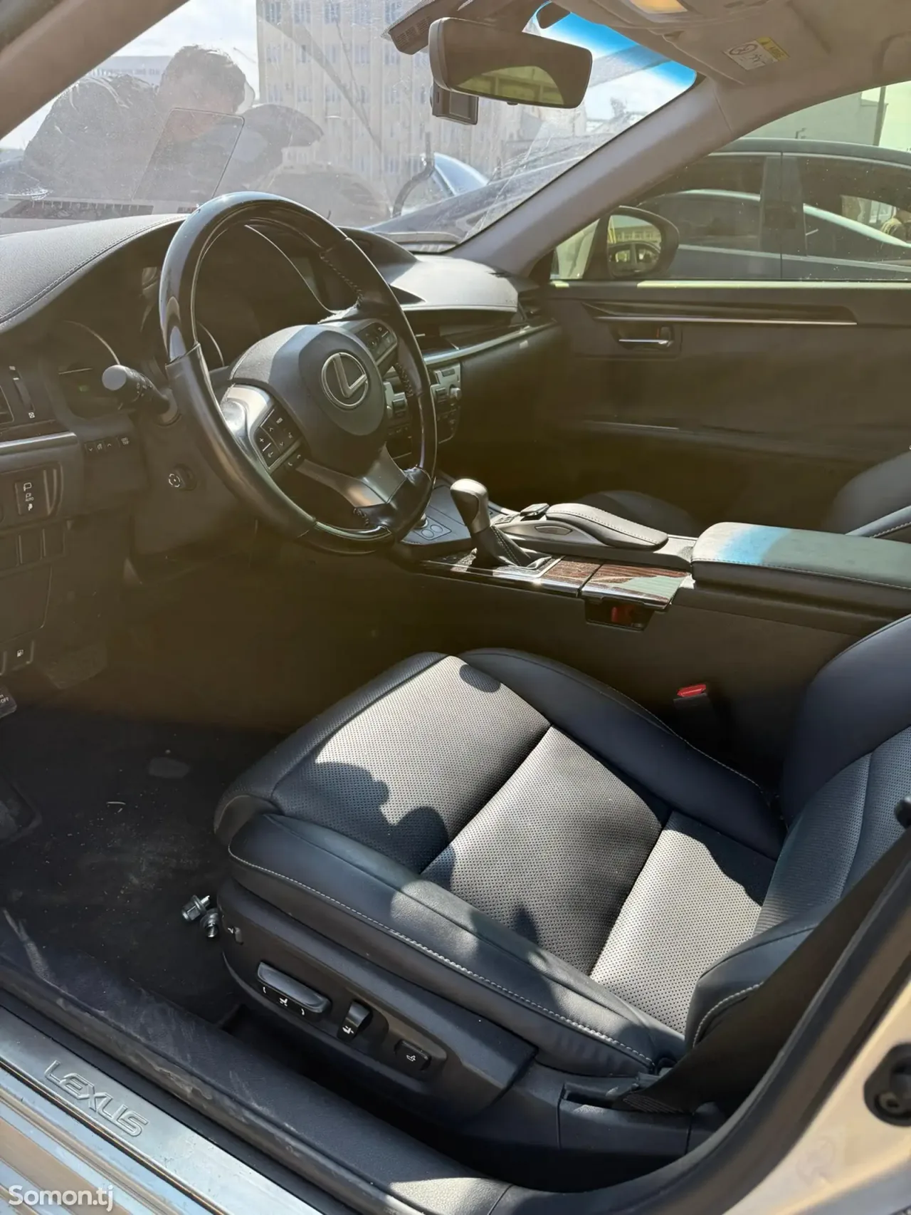 Lexus ES series 2016 · 3.0 AT