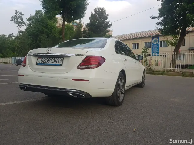 Mercedes-Benz E class 2018 · 2.2 AT