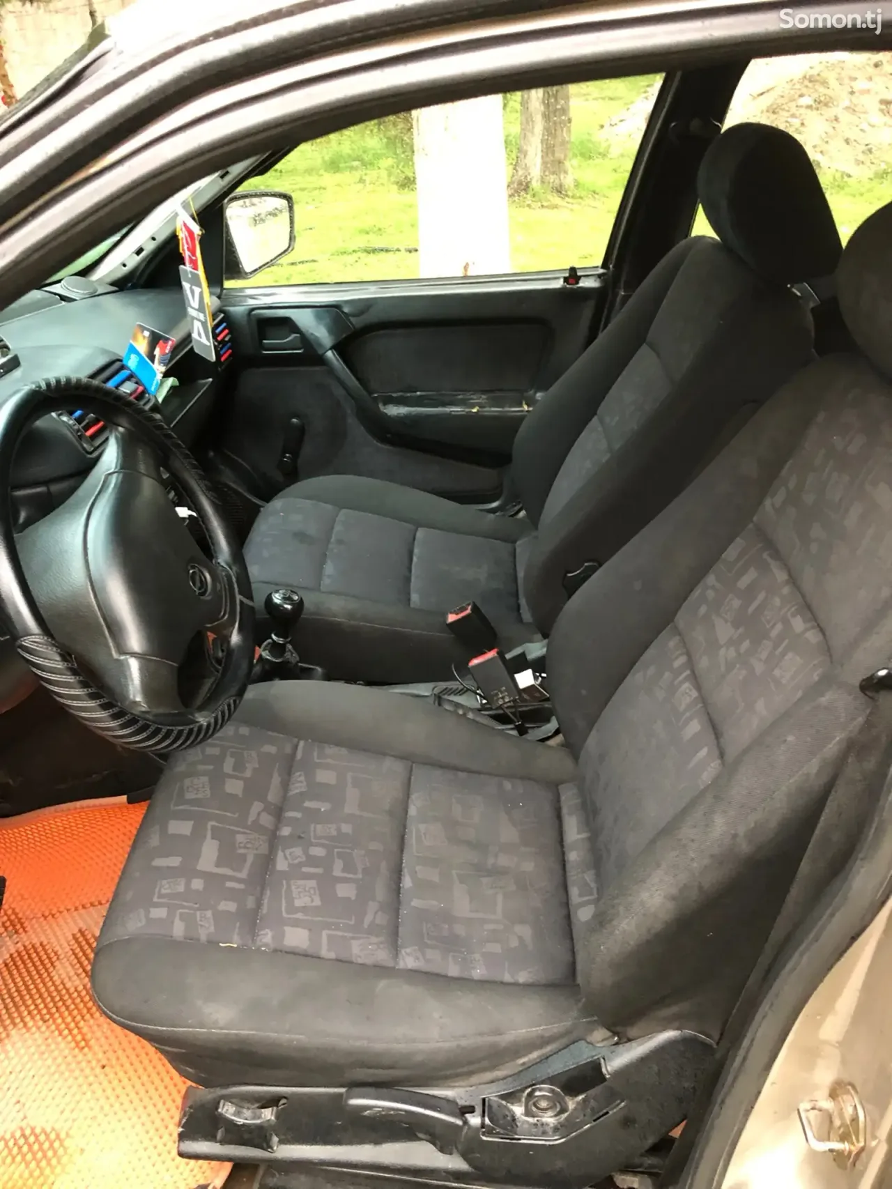 Opel Vectra A 1991 · 1.8 MT