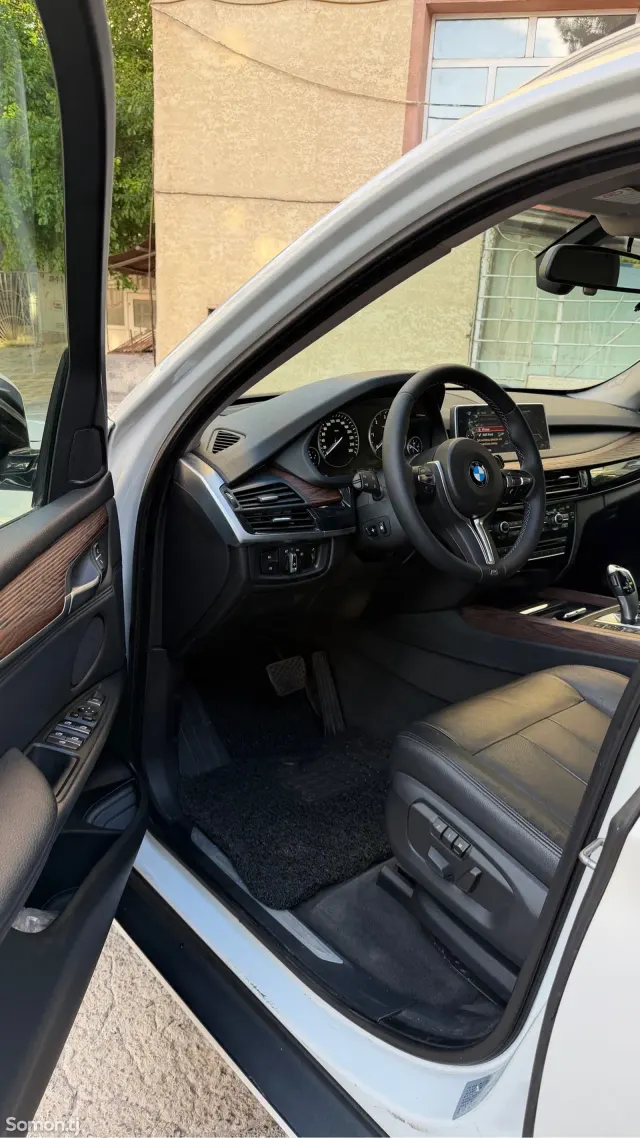 BMW X5 2014 · 3.0 AT