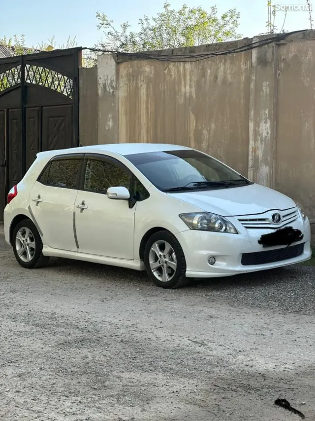 Toyota Auris 2011 · 1.8 AT