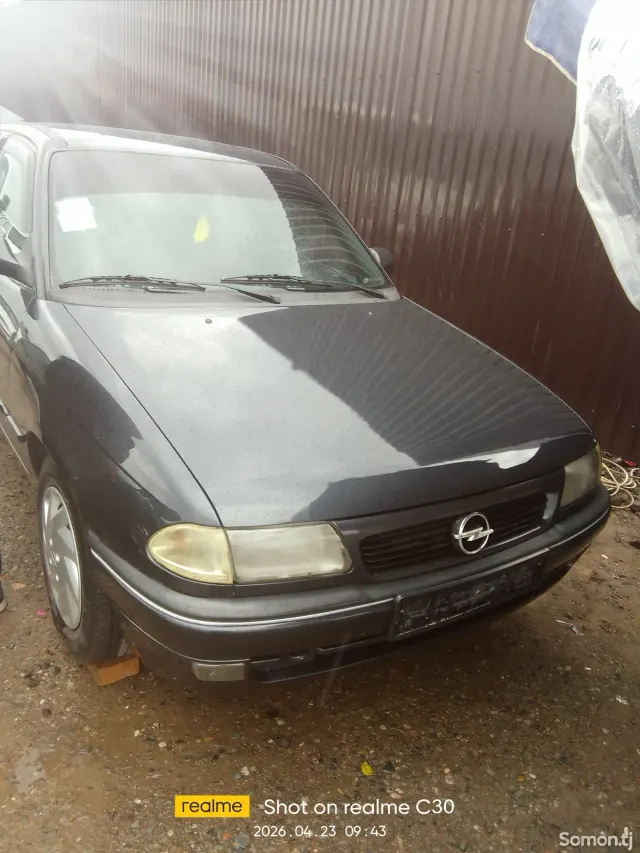Opel Astra F 1997 · 1.6 MT