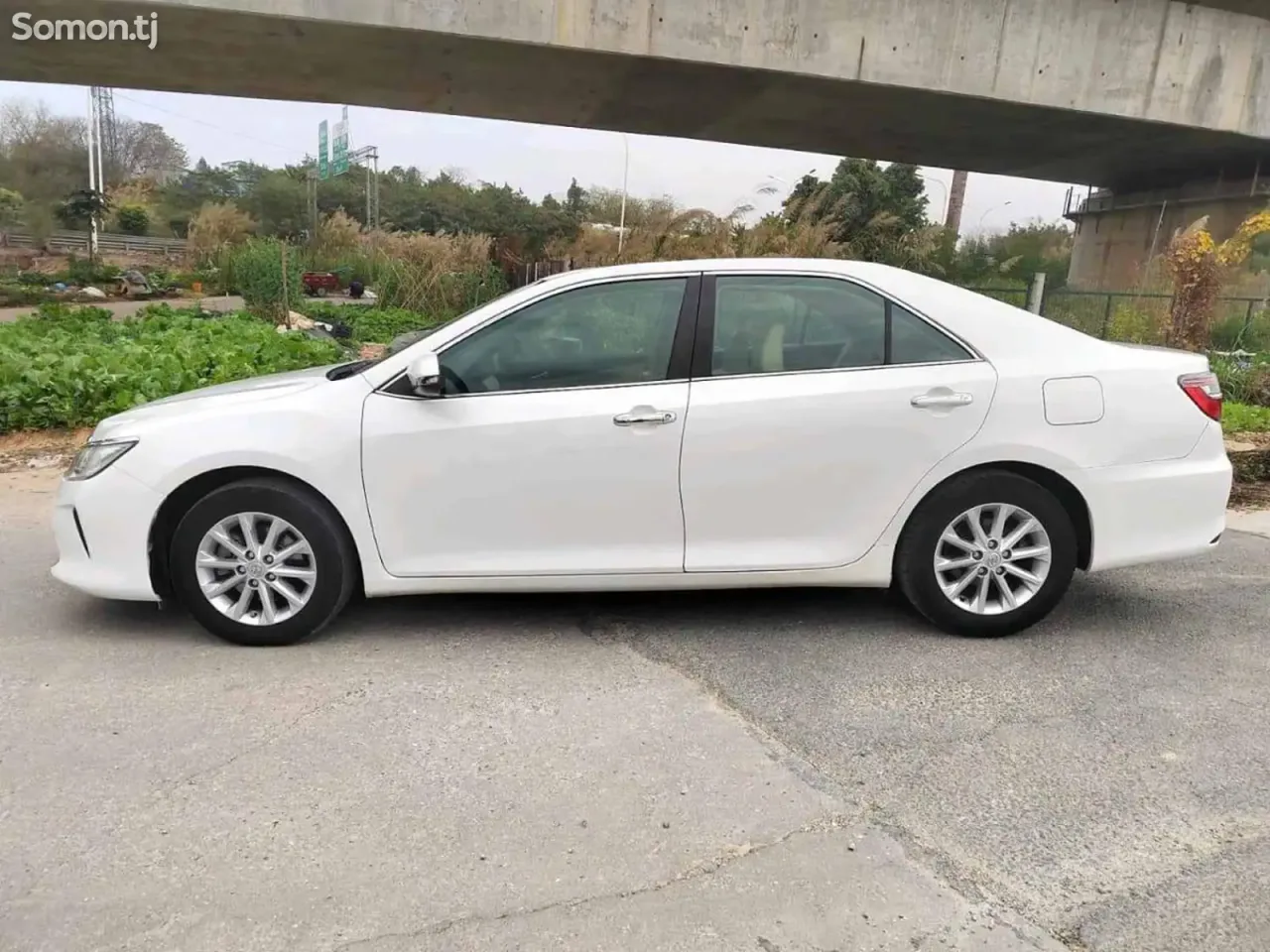 Toyota Camry 2016 · 2.0 AT