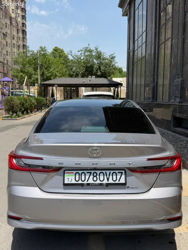 Toyota Camry 2025 · 2.0 AT