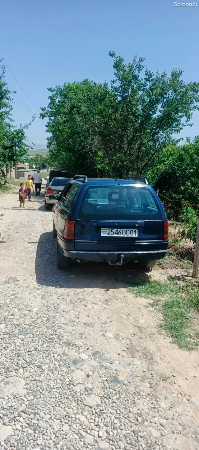 Opel Astra F 1996 · 1.6 MT