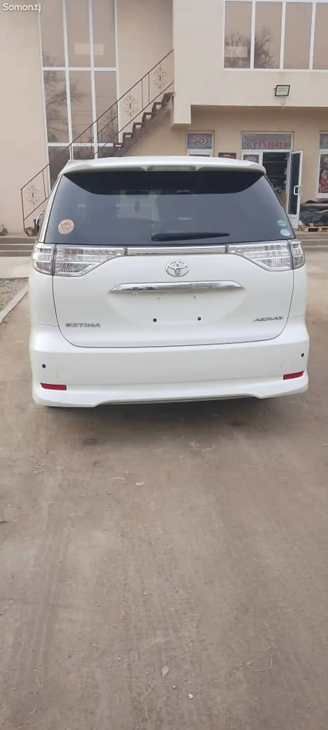 Toyota Estima 2014 · 2.4 AT