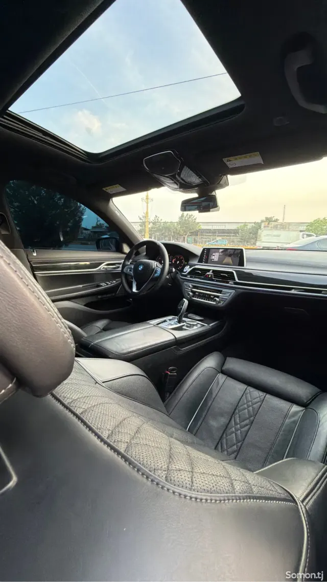 BMW 7 series 2017 · 3.0 AT