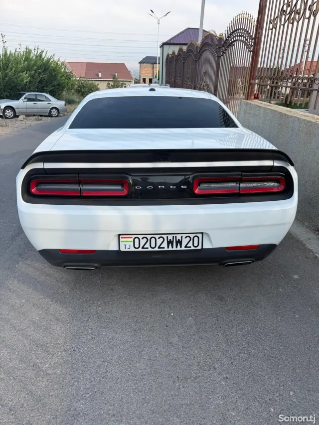 Dodge Challenger 2016 · 3.6 AT