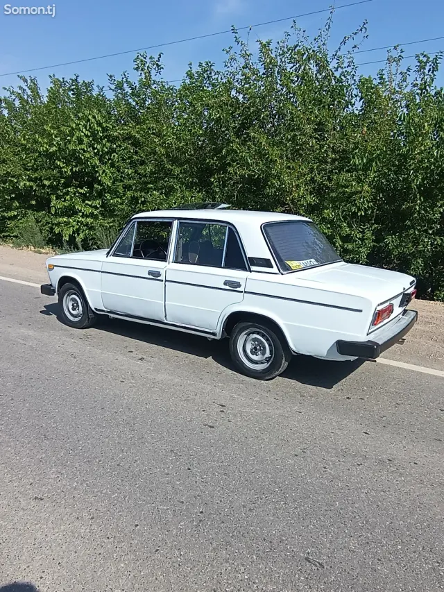 Lada (ВАЗ) 2106 1977 · 0.6 MT