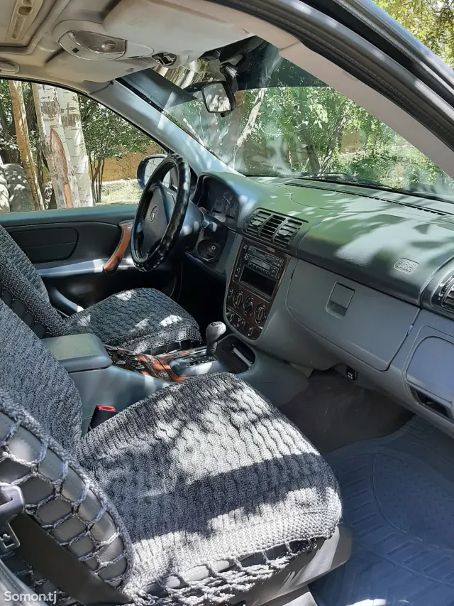 Mercedes-Benz ML class 2000 · 2.4 AT