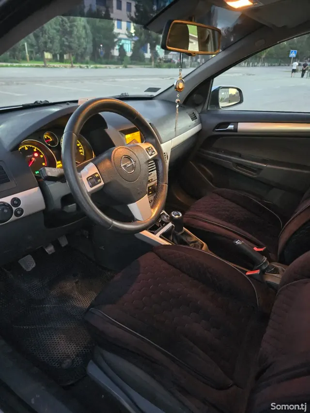 Opel Astra H 2007 · 1.9 MT