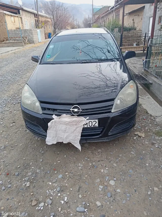 Opel Astra H 2005 · 1.4 MT