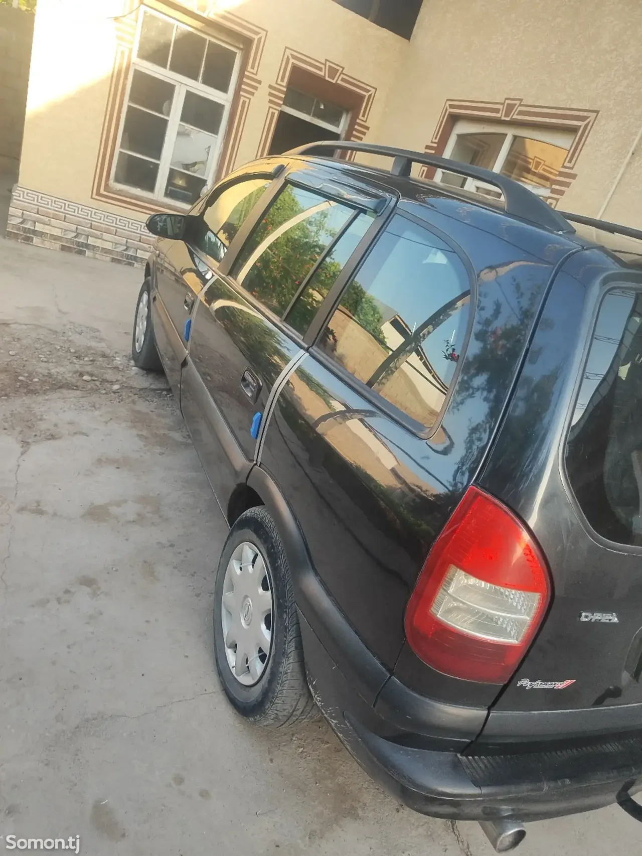 Opel Zafira 1999 · 1.8 MT