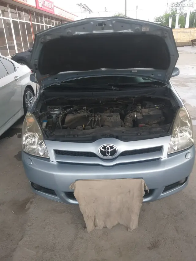 Toyota Verso 2006 · 1.8 MT