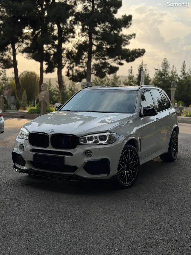 BMW X5 2016 · 3.0 AT