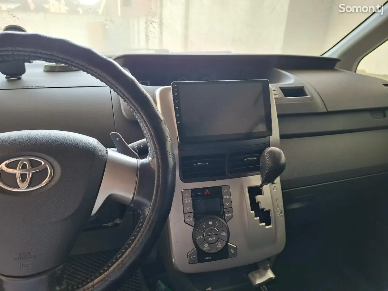 Toyota Voxy 2008 · 2.0 AT