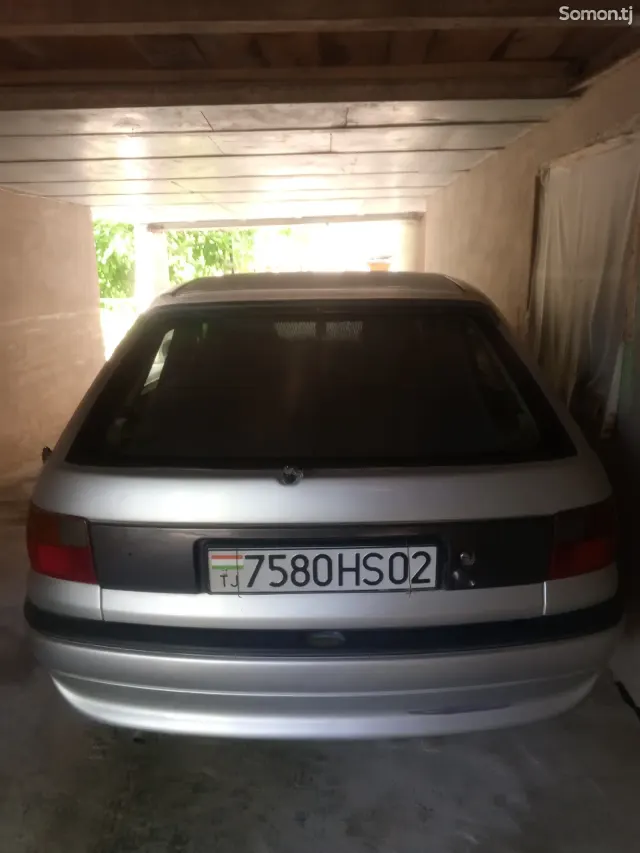 Opel Astra F 1993 · 1.6 MT