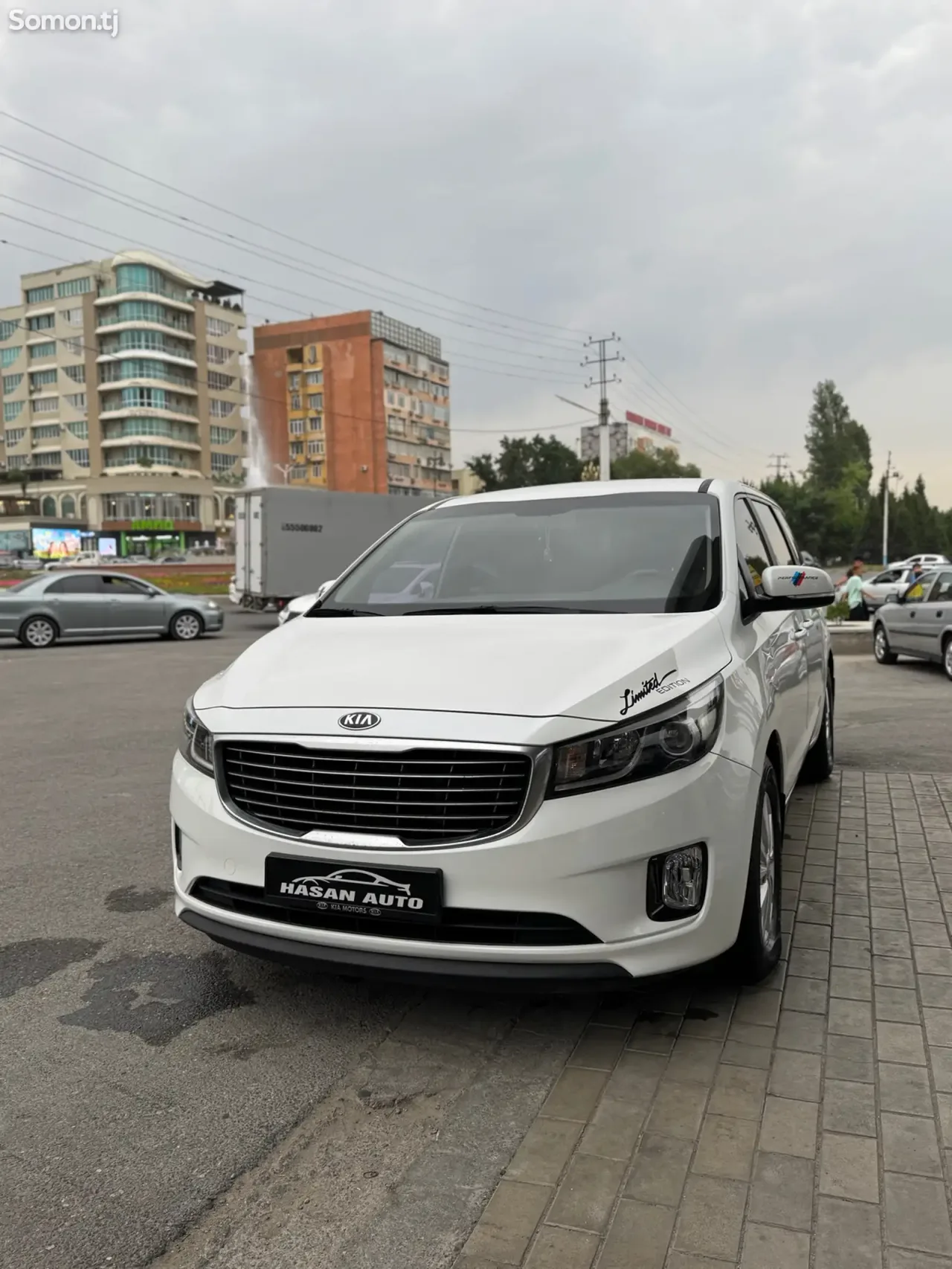 Kia Carnival 2015 · 2.2 AT