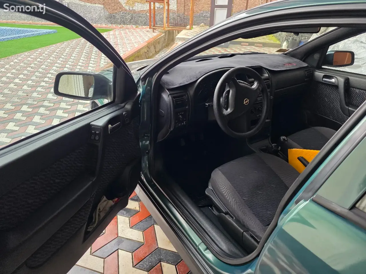 Opel Astra G 2001 · 1.6 MT