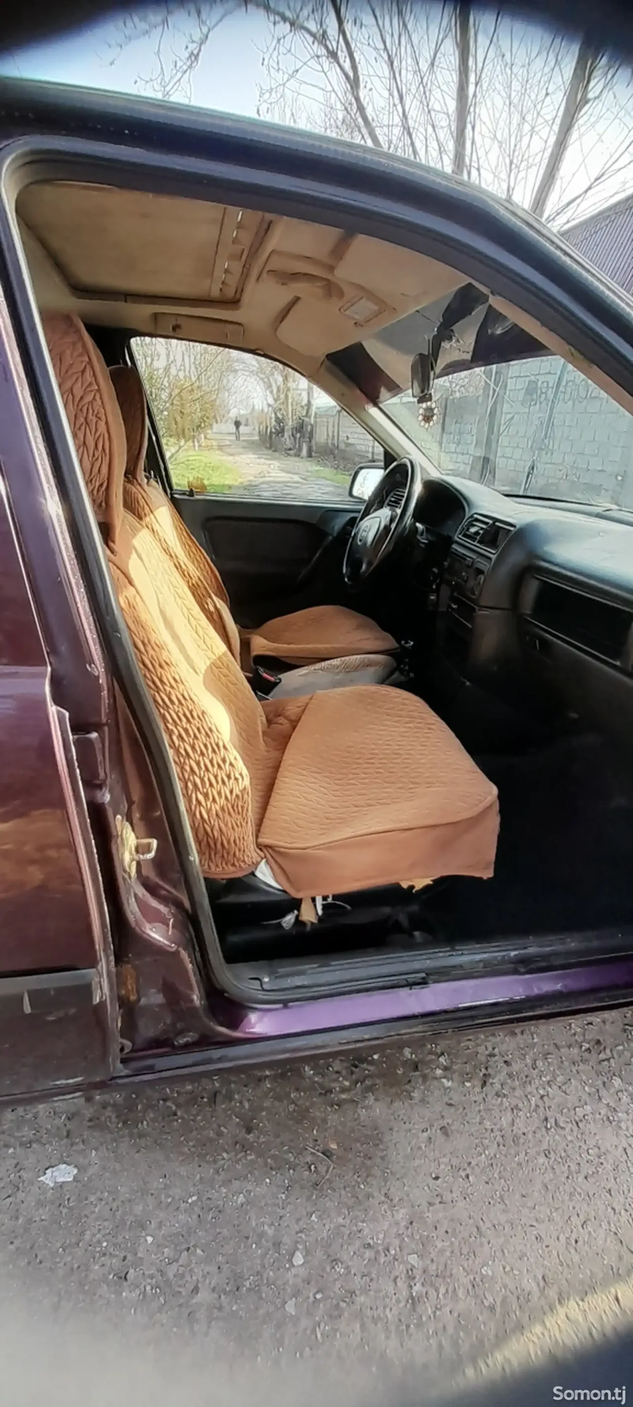 Opel Vectra A 1993 · 1.6 MT