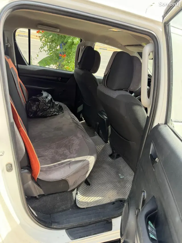 Toyota Hilux 2016 · 2.7 AT