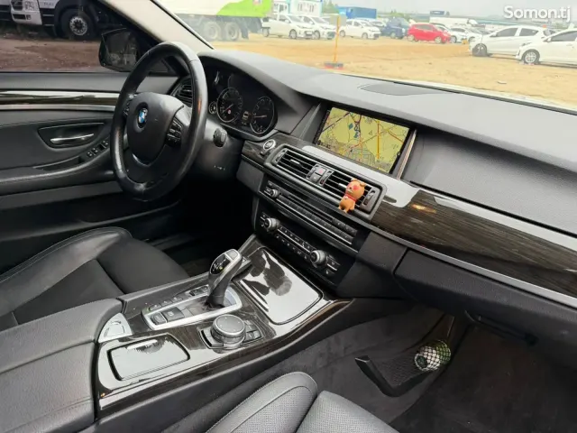 BMW 5 series 2015 · 2.0 AT