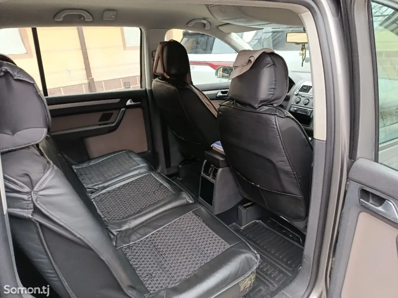 Volkswagen Touran 2008 · 1.4 AT
