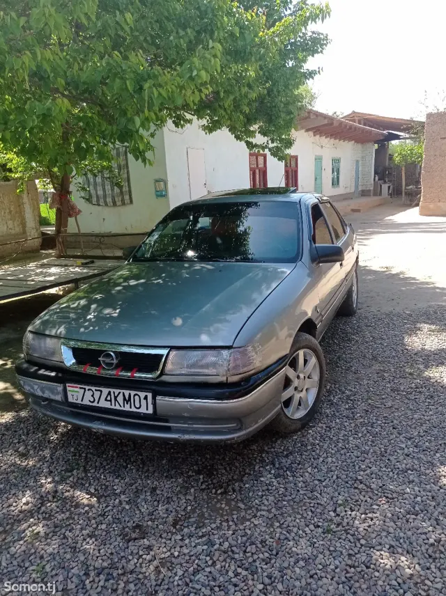 Opel Vectra A 1995 · 1.6 MT