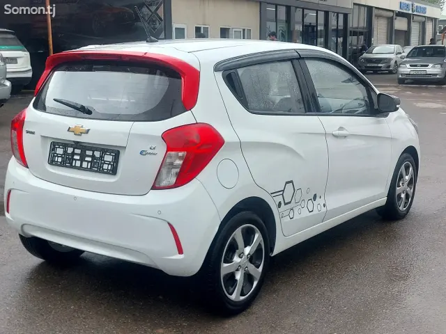 Chevrolet Spark 2016 · 1.3 AT
