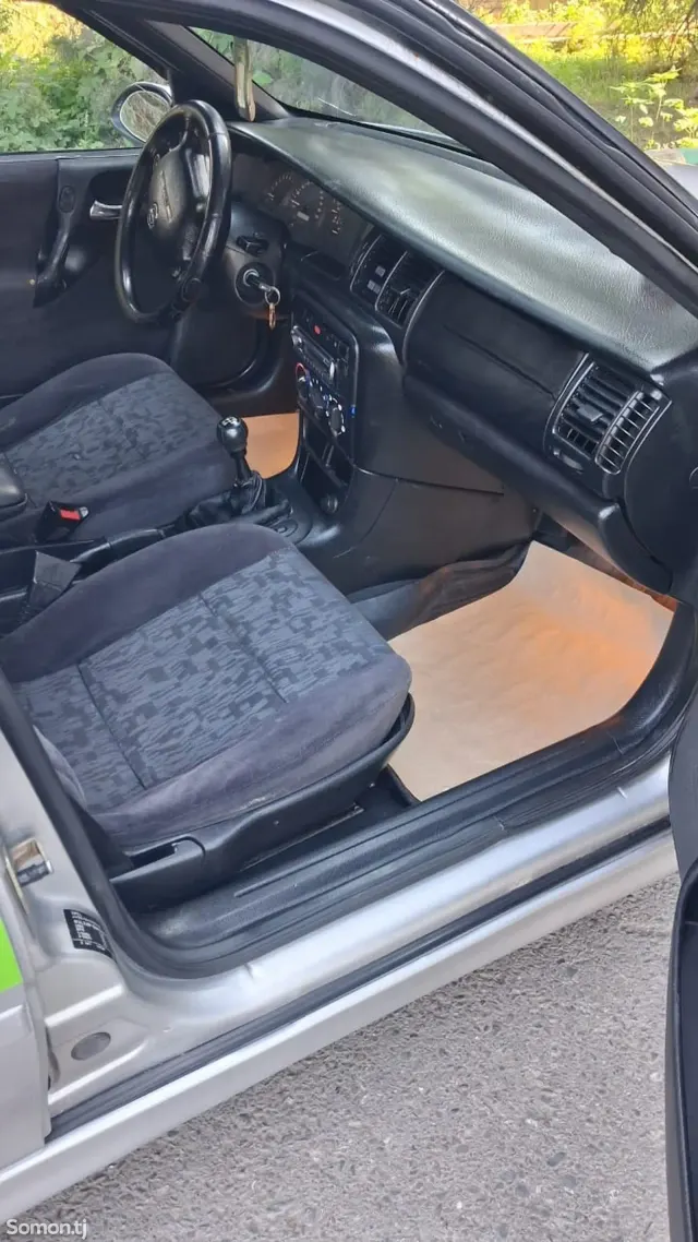 Opel Vectra B 1998 · 1.6 MT