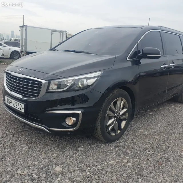 Kia Carnival 2015 · 2.2 AT