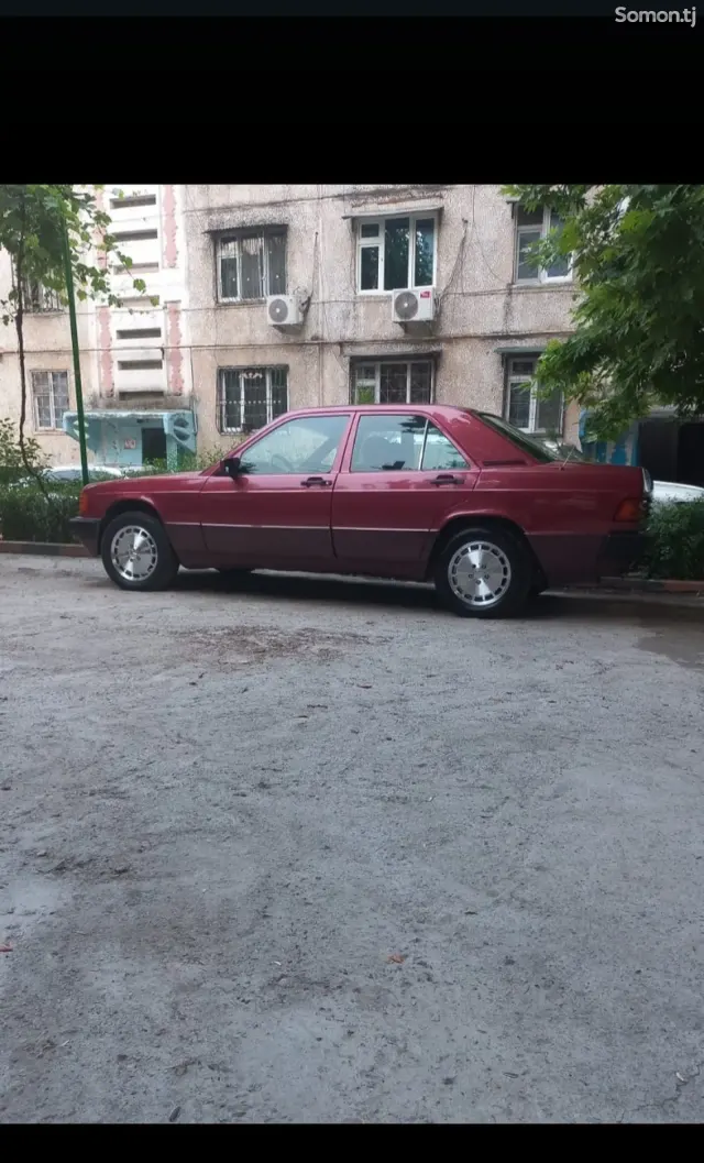 Mercedes-Benz W201 1998 · 1.8 MT